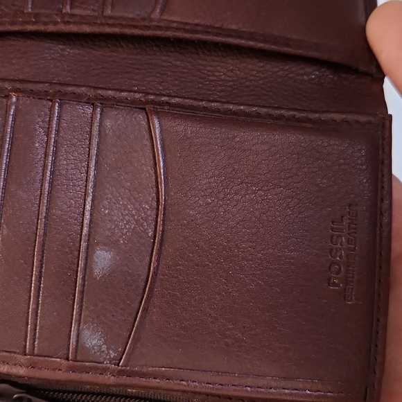 FOSSIL LEATHER WALLET - Picture 2 of 7